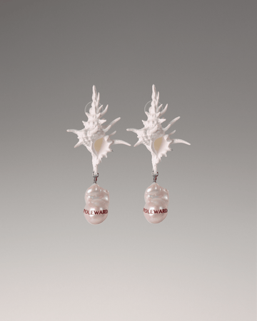 POLEWARD Oyster shell earrings