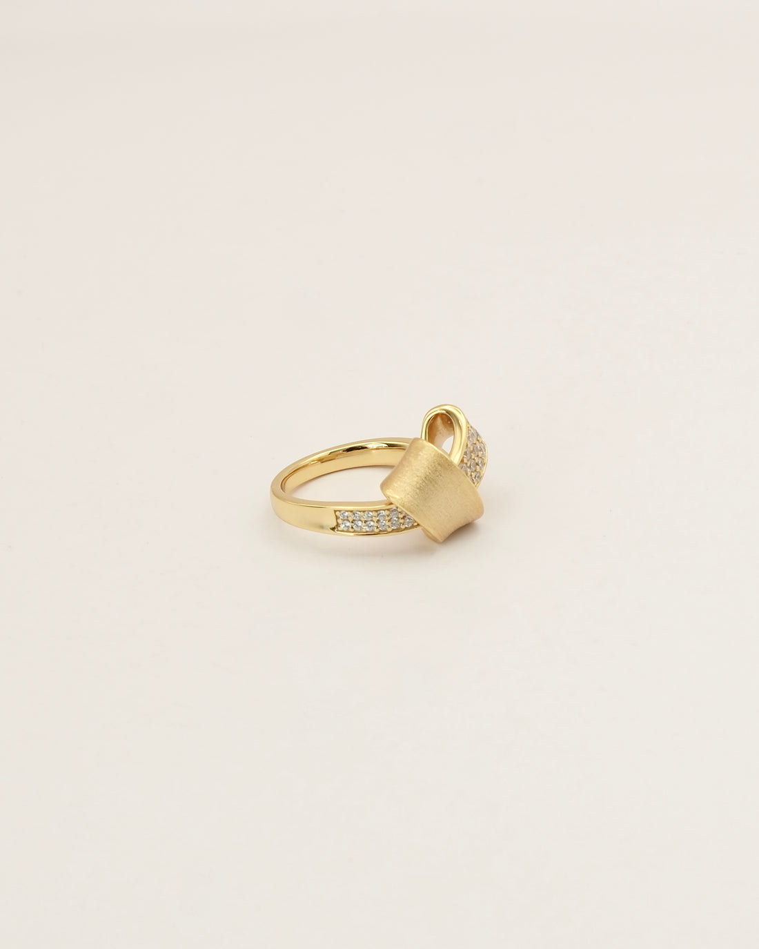 No.7 Golden Ribbon Ring