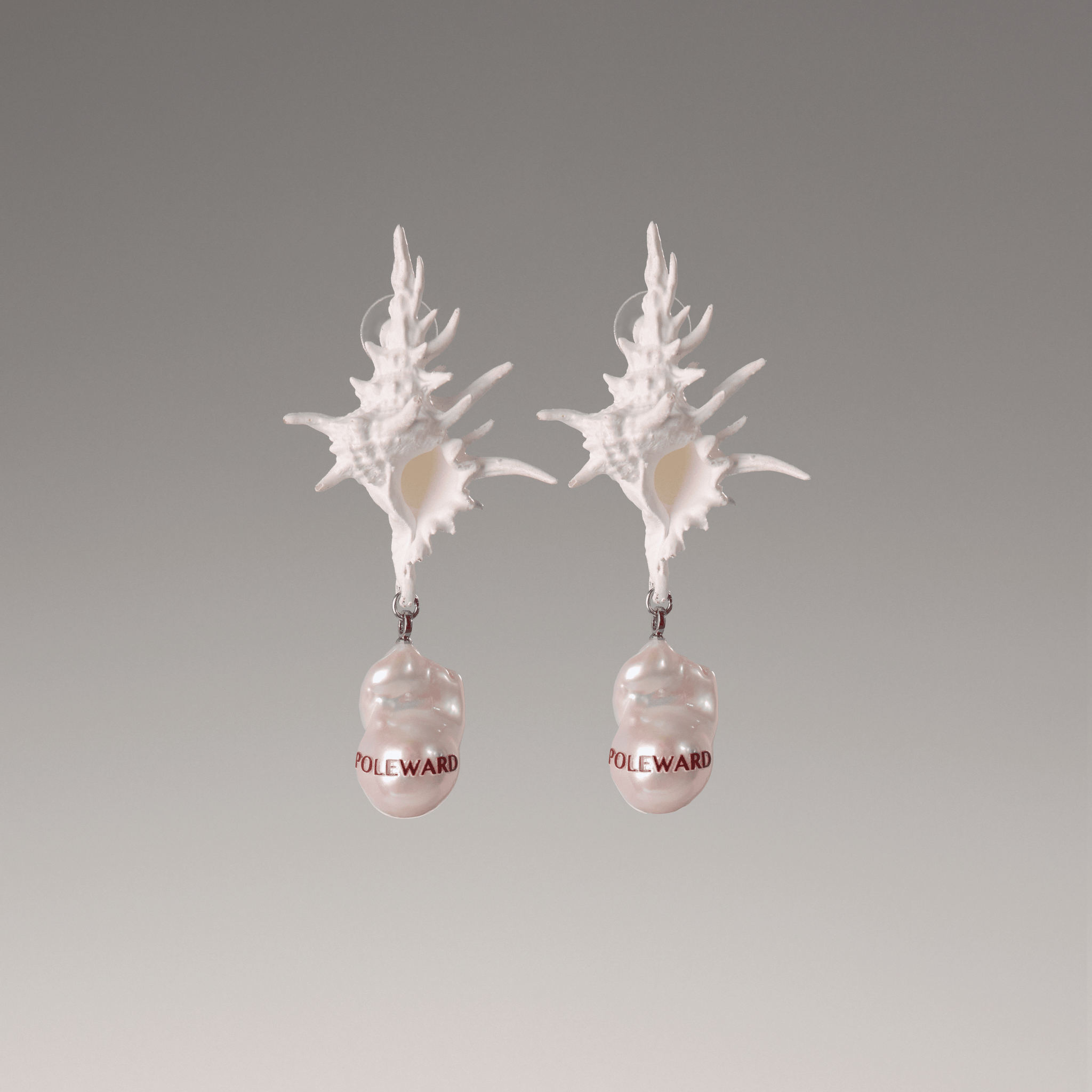 POLEWARD Oyster shell earrings