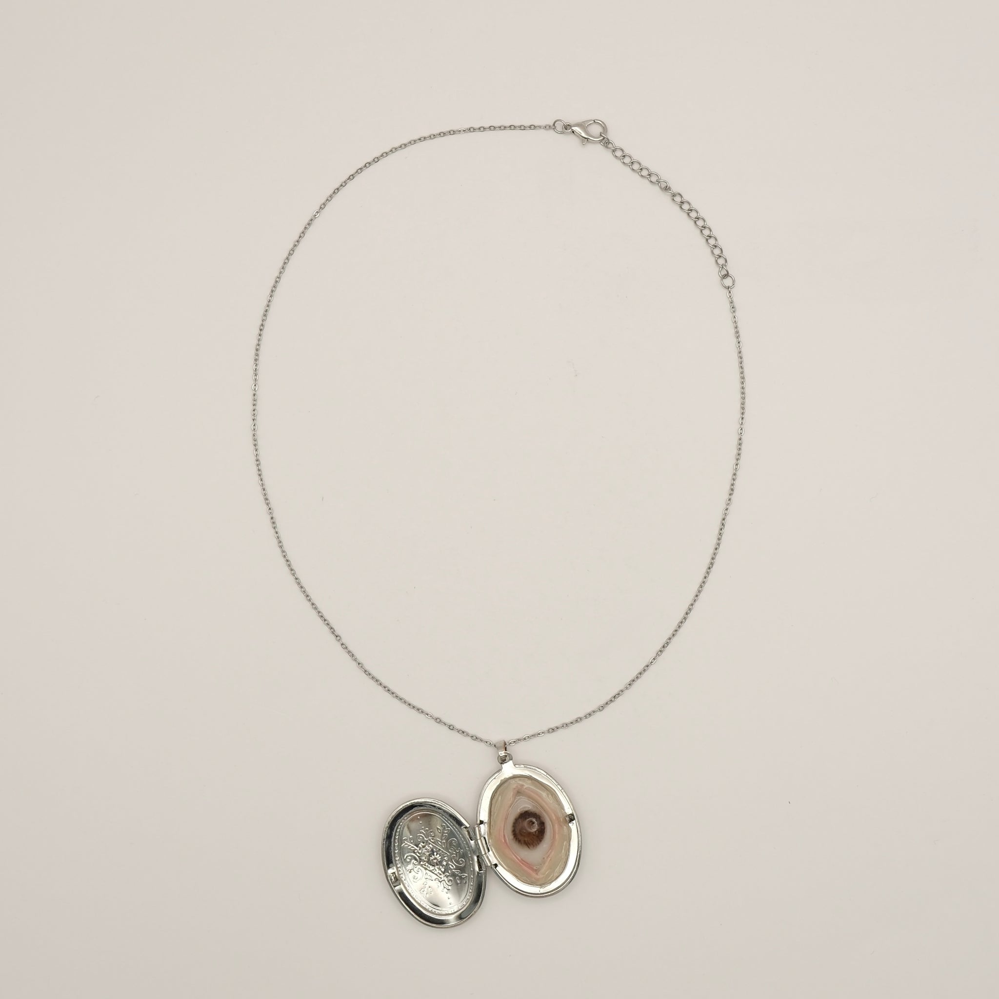 Carriable Lover - Brown Eye Necklace
