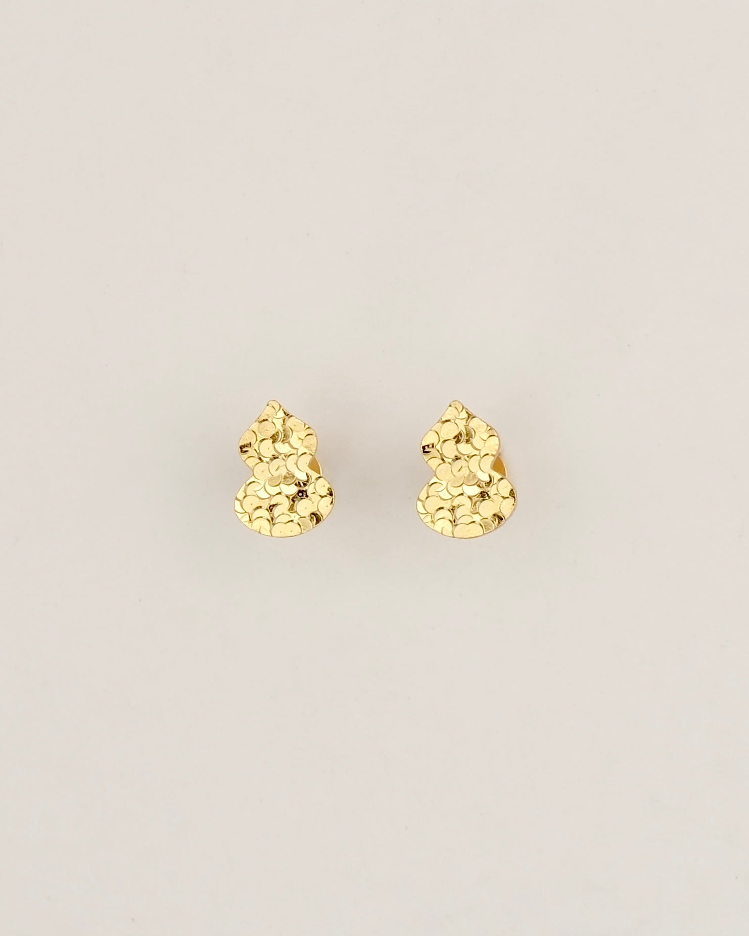No.7 Glow Dot Earrings