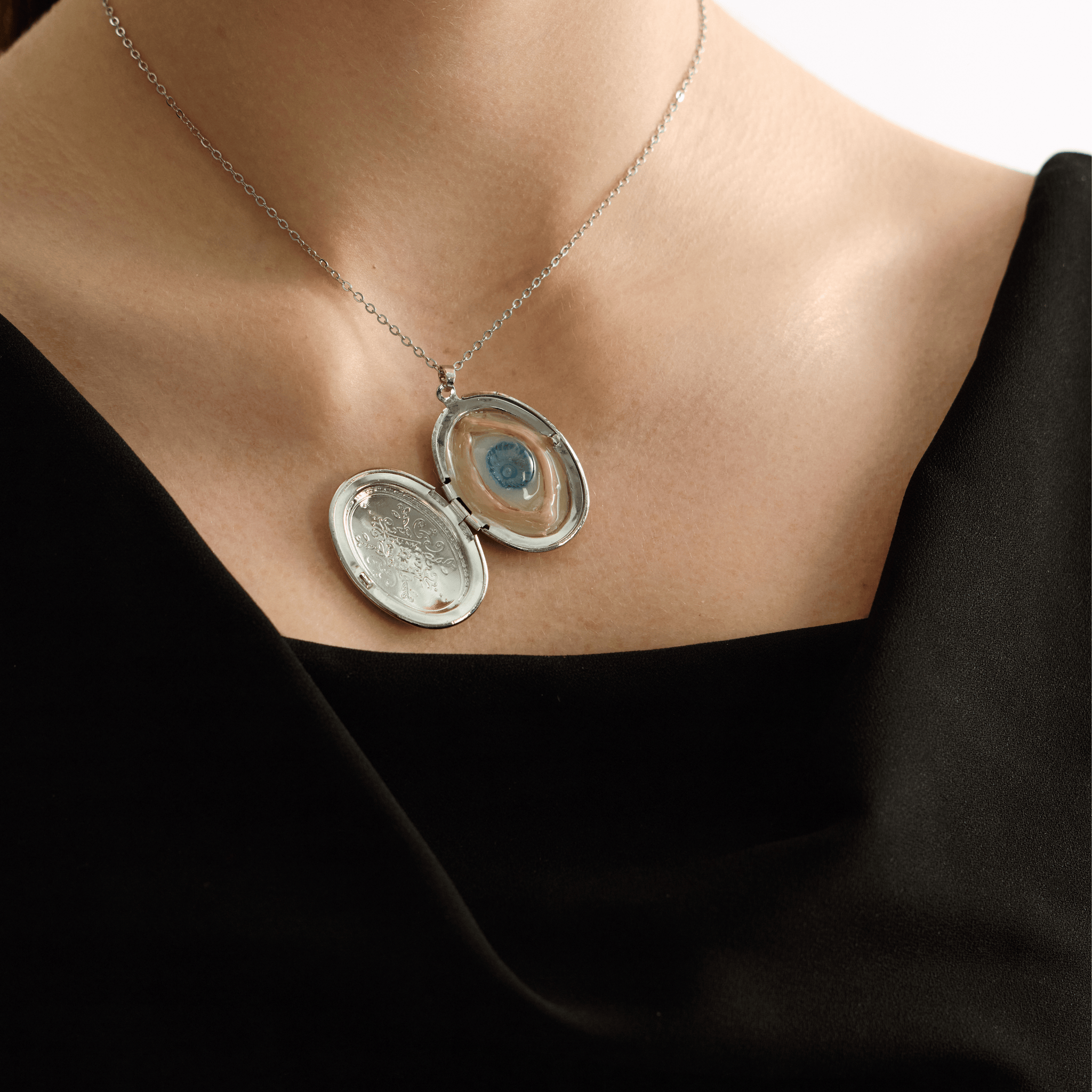 Carriable Lover Necklace- Blue Eye